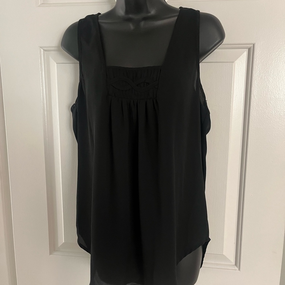 Daniel Rainn Black Flowy Tank Top Size Medium
